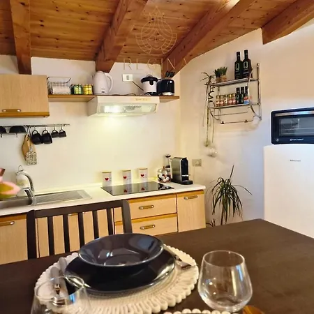 아파트 Mch P Romana 4 Stops From Duomo Quiet With Private Small Balcony 밀라노